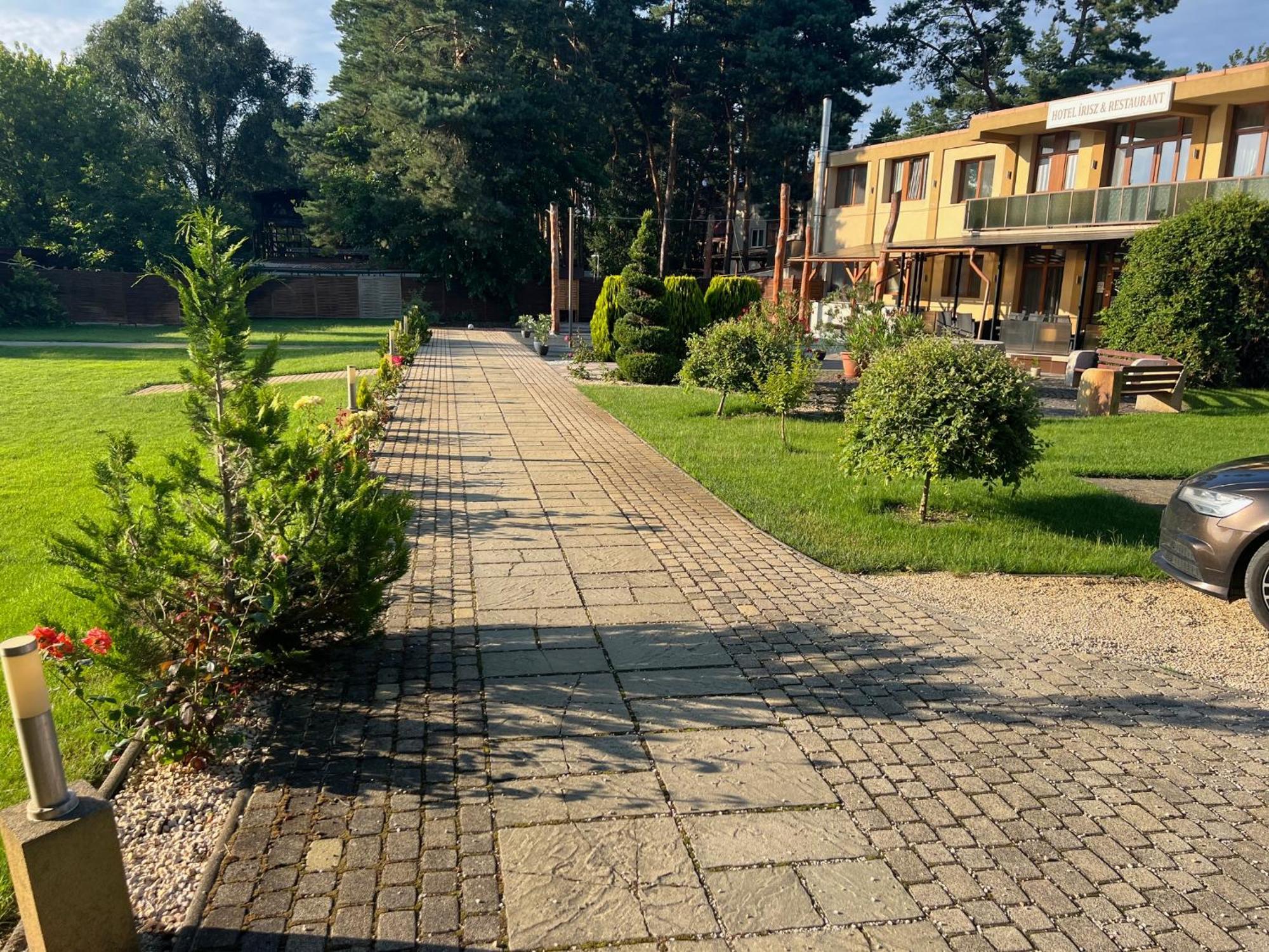 Nyíregyháza Hotel Irisz מראה חיצוני תמונה