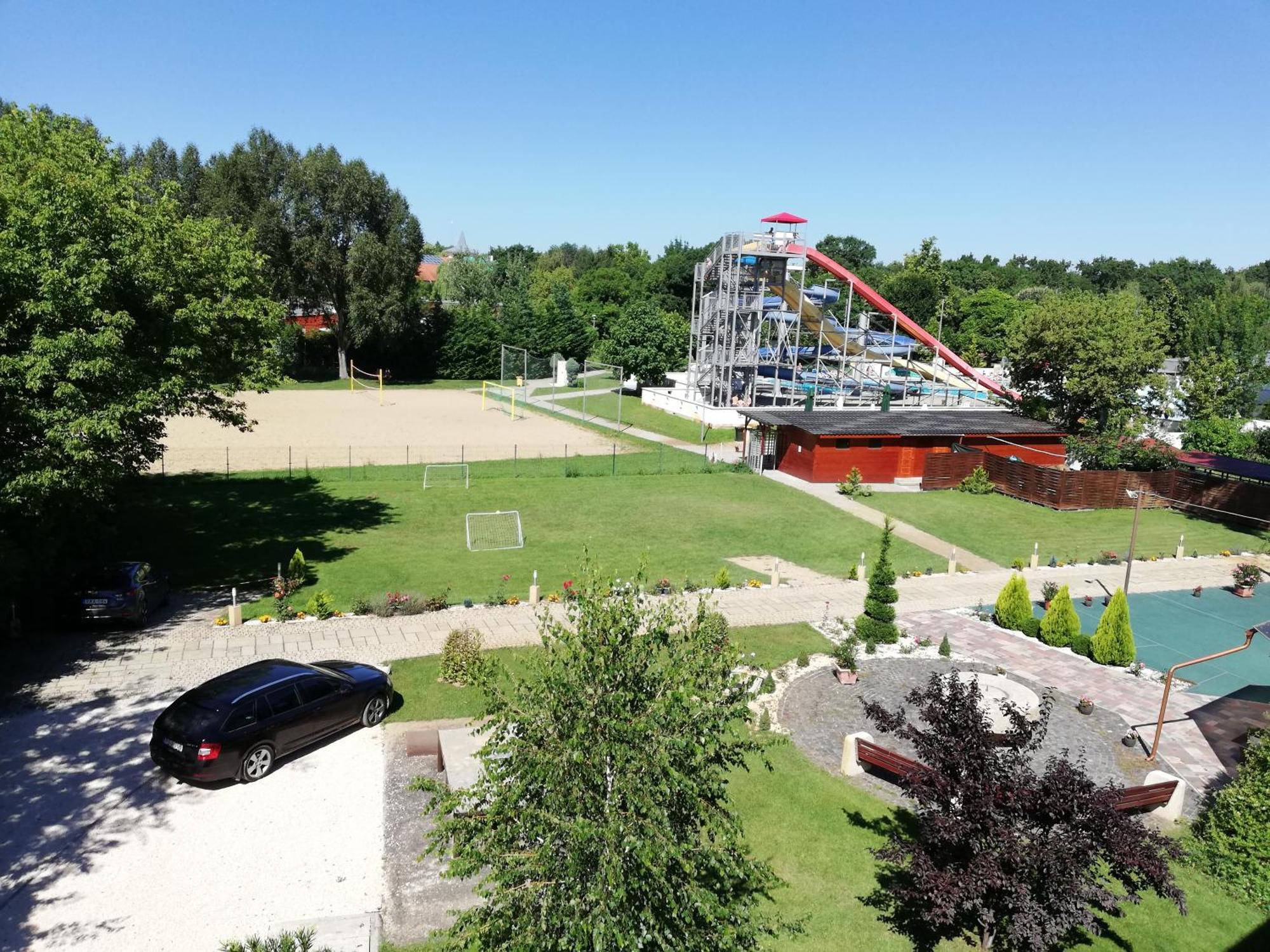 Nyíregyháza Hotel Irisz מראה חיצוני תמונה