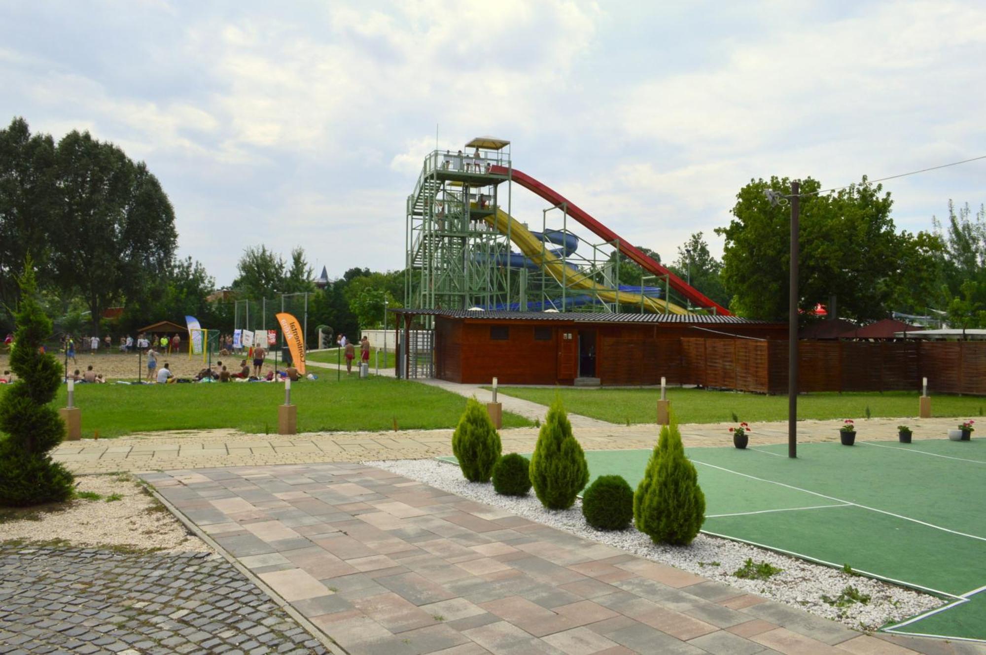Nyíregyháza Hotel Irisz מראה חיצוני תמונה