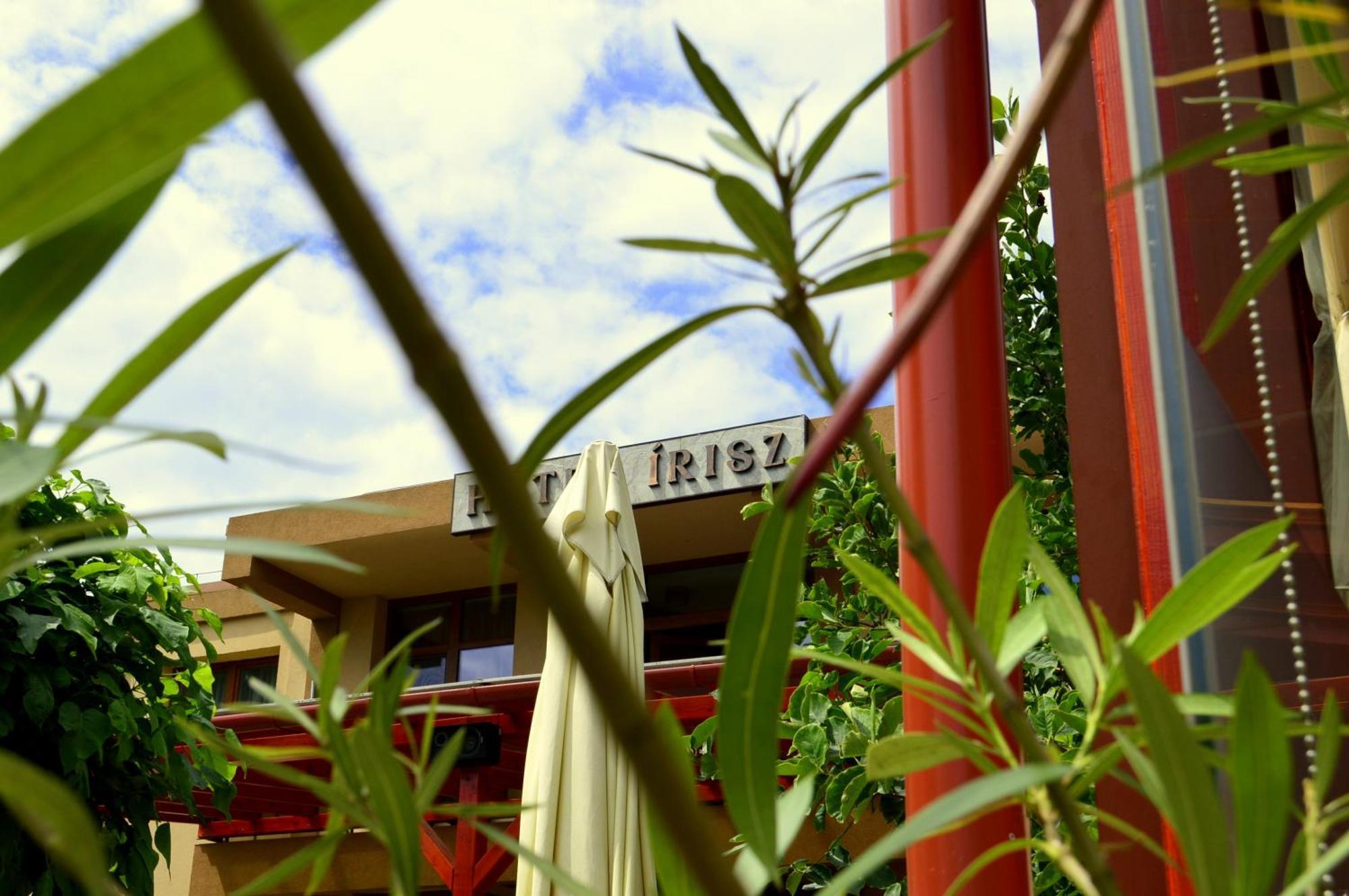 Nyíregyháza Hotel Irisz מראה חיצוני תמונה