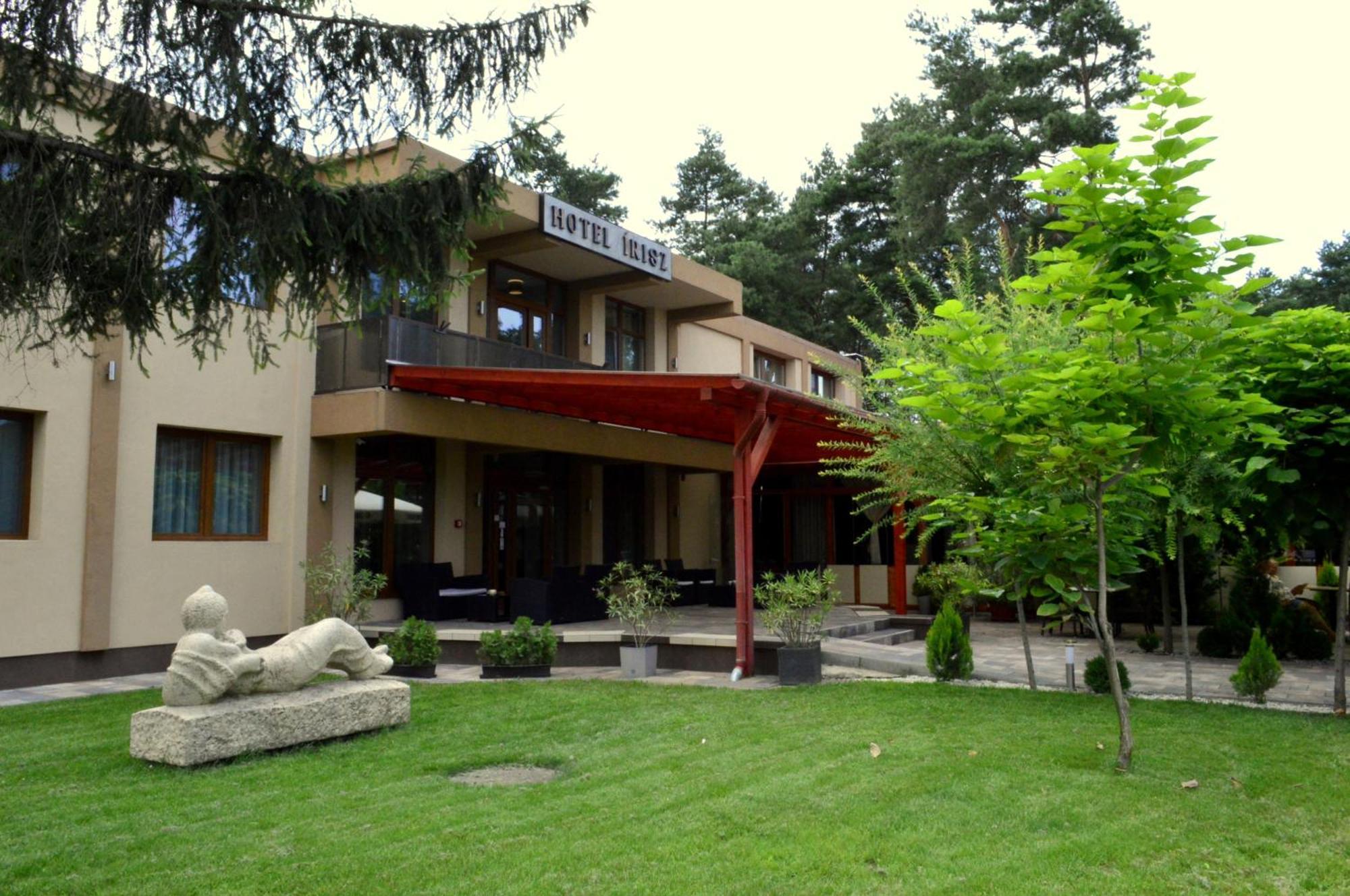 Nyíregyháza Hotel Irisz מראה חיצוני תמונה