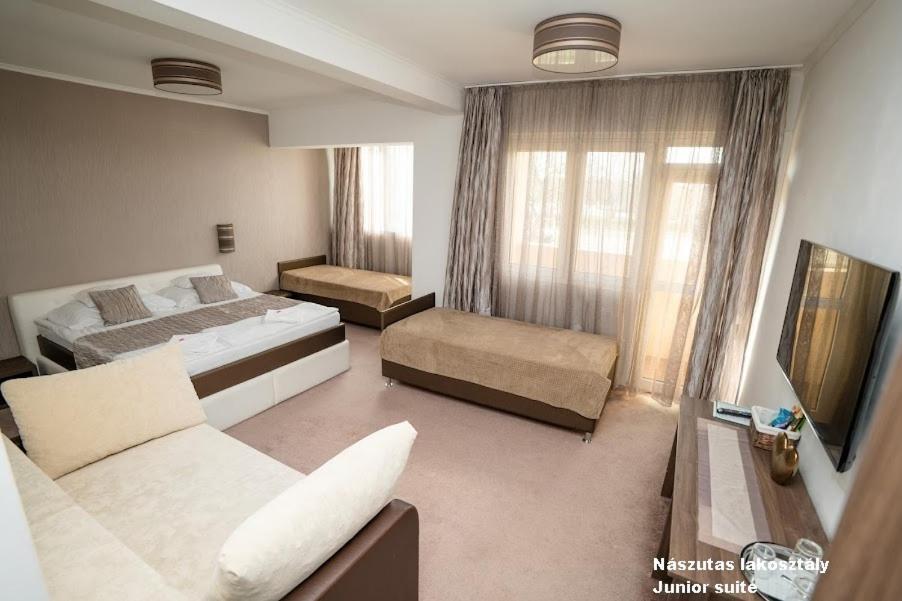 Nyíregyháza Hotel Irisz מראה חיצוני תמונה