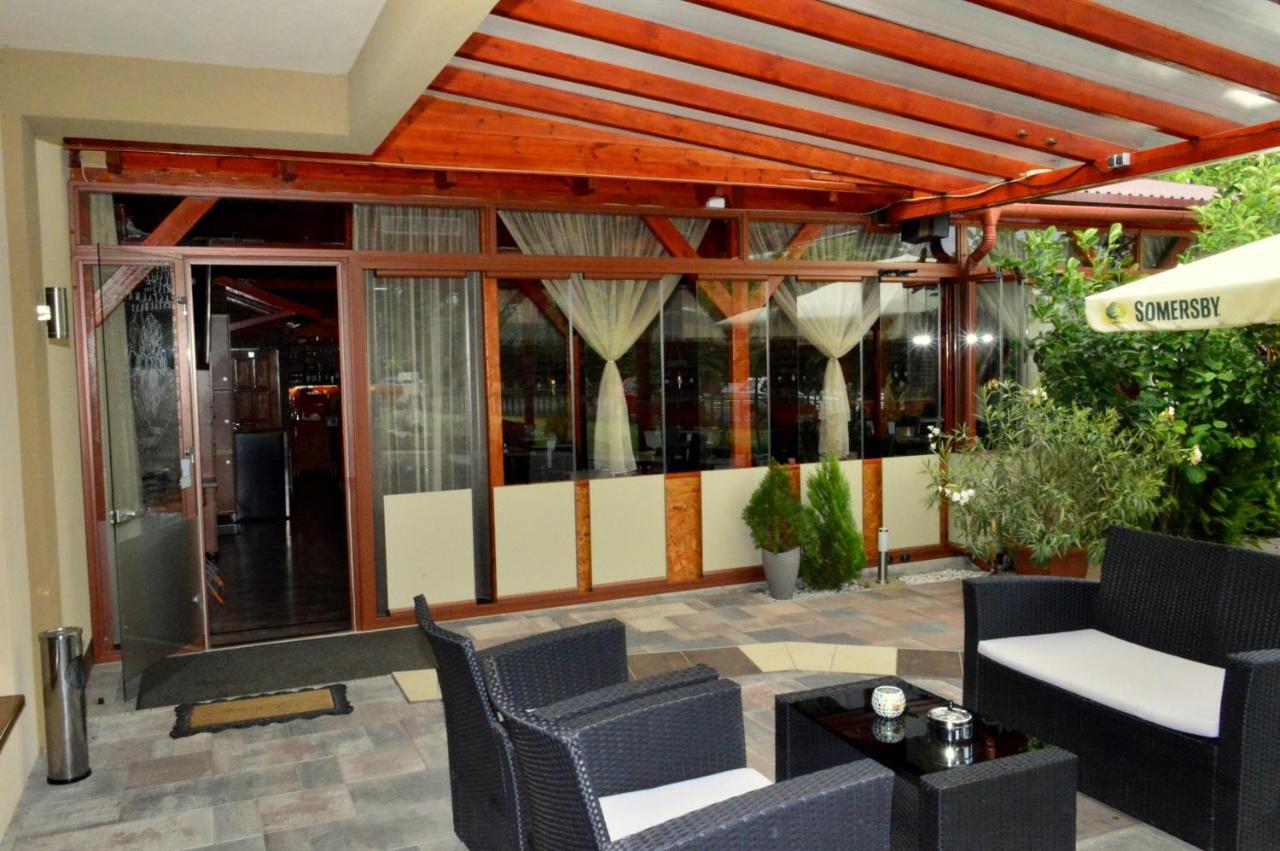 Nyíregyháza Hotel Irisz מראה חיצוני תמונה