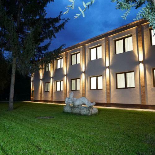 Nyíregyháza Hotel Irisz מראה חיצוני תמונה