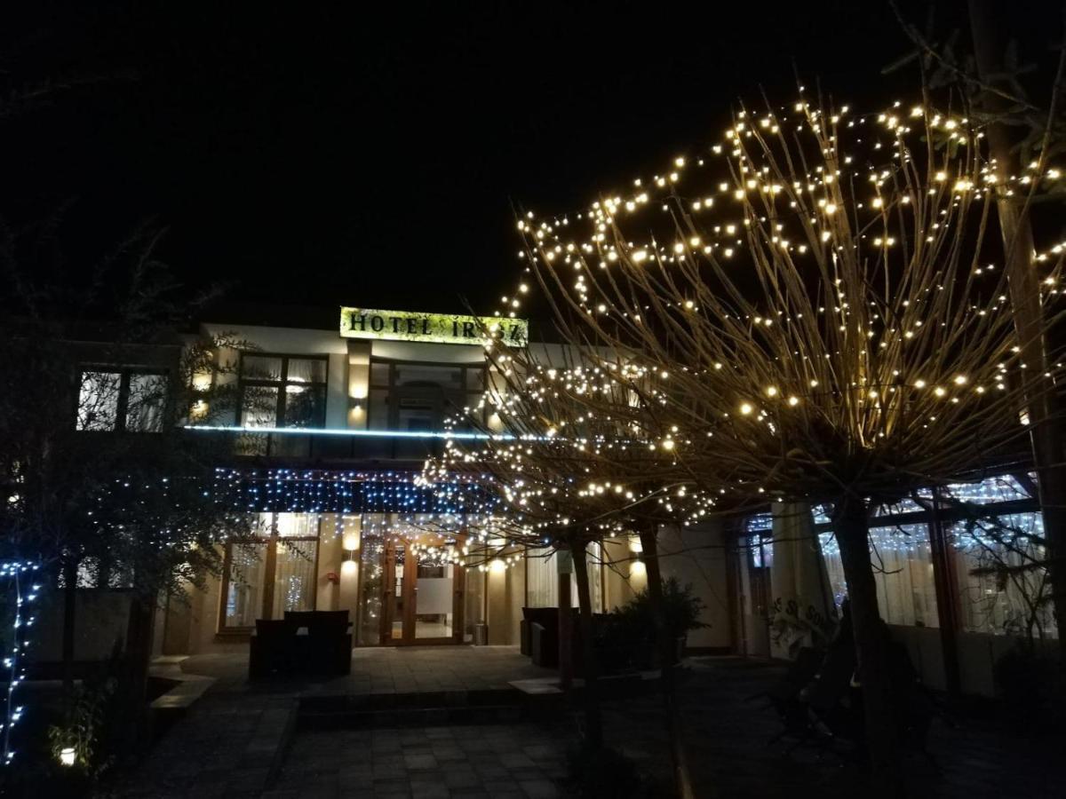 Nyíregyháza Hotel Irisz מראה חיצוני תמונה